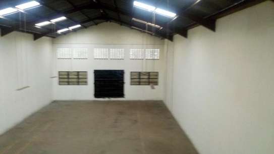 8,500 ft² Warehouse with Parking in Industrial Area image 7