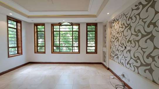 4 Bed Townhouse with En Suite in Westlands Area image 1
