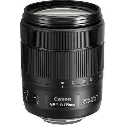 Canon EF-S 18-135mm f/3.5-5.6 IS USM Lens image 1