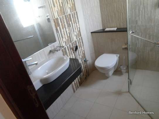 3 bedroom apartment for rent in Nyali Area image 17