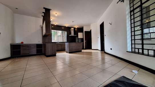 5 Bed Townhouse with En Suite at Oldonyo image 18