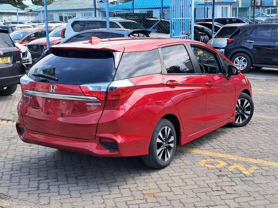 Honda Fit Shuttle hybrid Redwine 2018 image 9