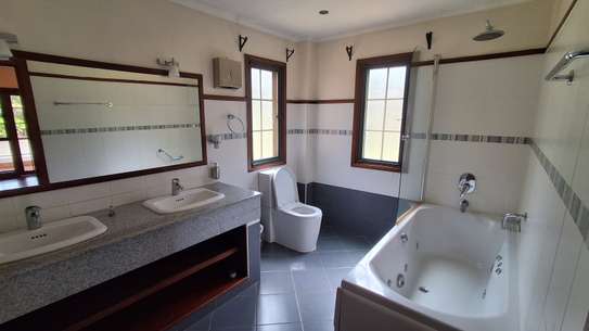 4 Bed Townhouse with En Suite at Kigwa Ridge image 9