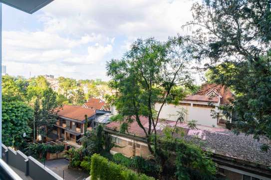 Furnished 2 Bed Apartment with En Suite at Riverside image 15