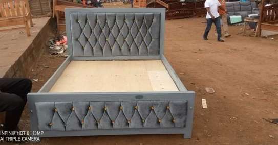 Tafted 5*6 high quality bed. image 2