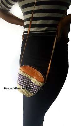 Womens small sisal kiondo and pouch image 2