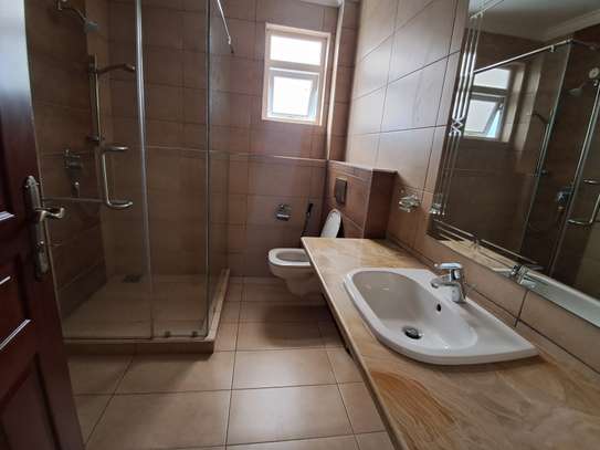 3 Bed Apartment with En Suite at School Lane image 3