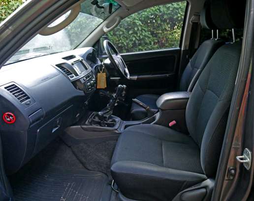 TOYOTA HILUX VIGO image 10