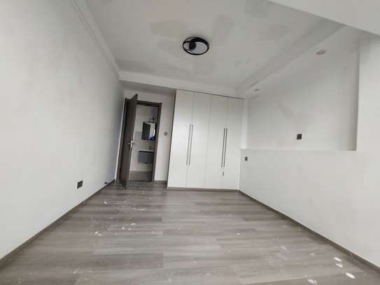 1 Bed Apartment with En Suite at Valley Arcade image 2