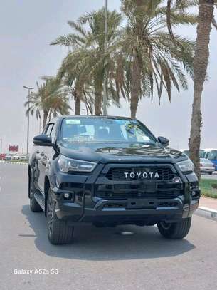 Toyota Hilux double cabin black 2019 diesel image 1