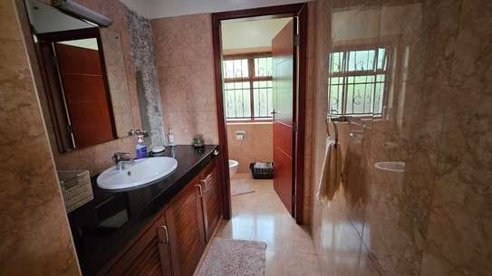 5 Bed House with En Suite in Runda image 12