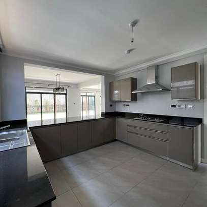 4 Bed Villa with En Suite in Kiambu Road image 5