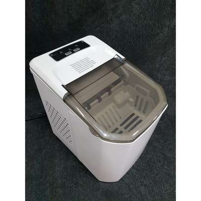 Ice Cube Maker Machine-Ice Making Capacity Is 12kg / 24hrs image 3