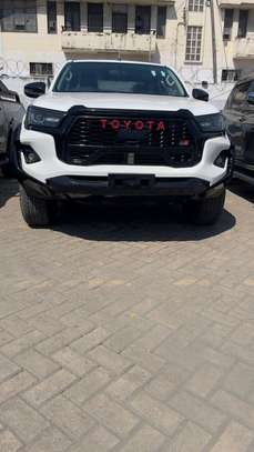 TOYOTA HILUX DOUBLE CABIN GR MANUAL 2018MODEL image 1