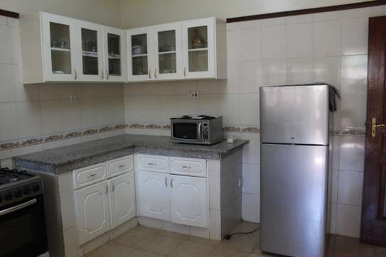 2 Bed Apartment with En Suite at Mwanzi Road image 9