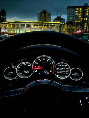 Porsche Cayenne Luxury SUV Black Excellent Condition image 9