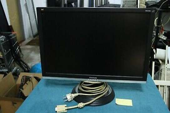 refubrished 22 inch wide monitor with a high resolution image 1