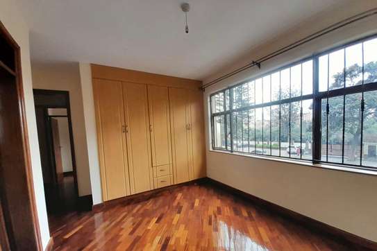 2 bedroom apartment all ensuite in kilimani image 7