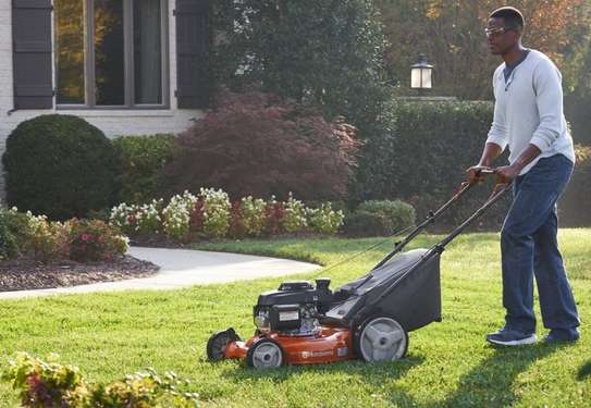 Lawn Mowing And Garden Services | Request your free, no-obligation grass cutting quotation now image 3