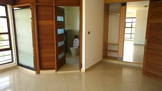 4 bedroom apartment for rent in Nyali Area image 8