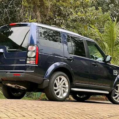 2015 Land Rover Discovery 4 image 5