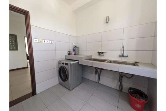2 Bed Apartment with En Suite in Nyali Area image 18