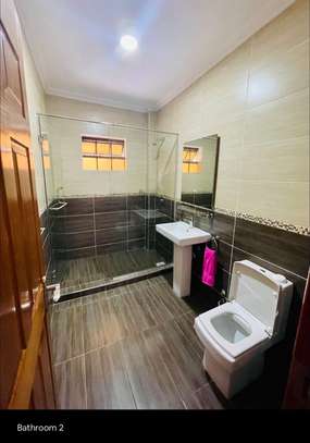 2 Bed Apartment with En Suite in Westlands Area image 8