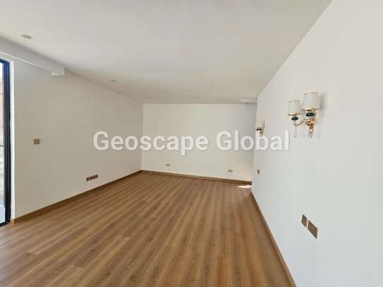 5 Bed Townhouse with En Suite in Lavington image 6