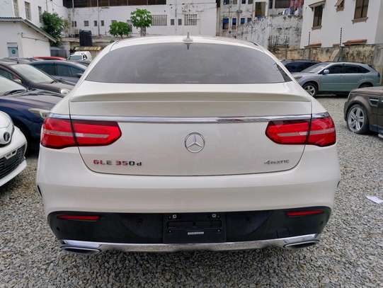 Mercedes Benz GLE350d image 13