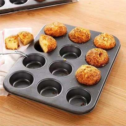 12 holes cupcake moulds image 1