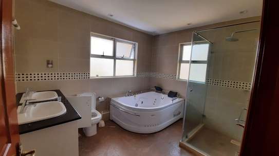 Serviced 5 Bed Apartment with En Suite in Lavington image 15