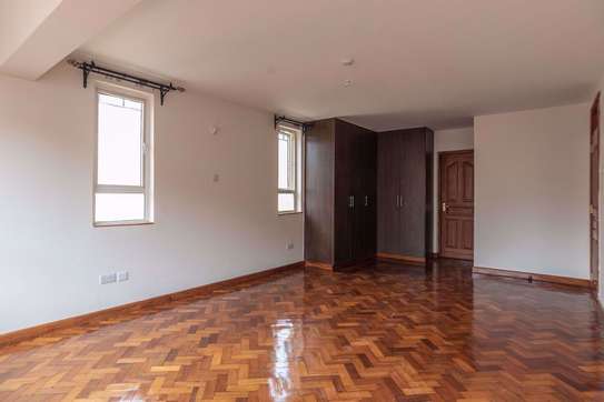 3 Bed Apartment with Parking in Parklands image 5
