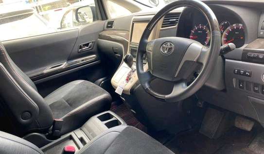 TOYOTA VELLFIRE image 9