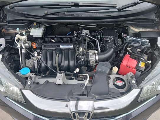 Honda Fit Hybrid 2016 image 2