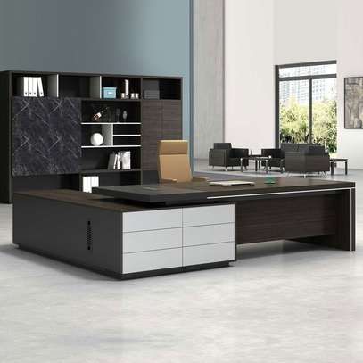 Office Desk; 2 Meters Modern Executive Office Desk image 1
