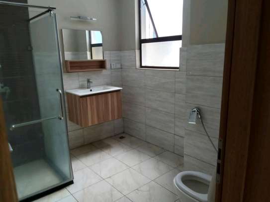 3 BEDROOM + DSQ image 5