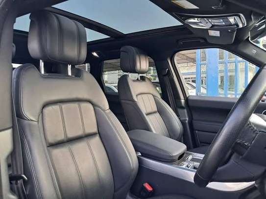 Range rover sport image 3