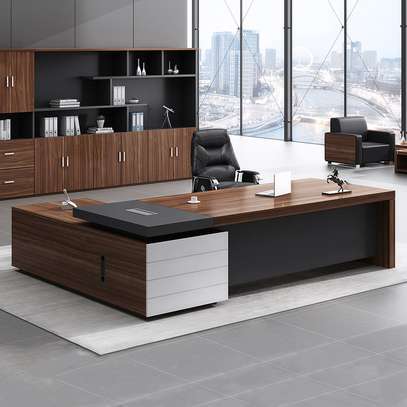 Office Desk: 1800MM Generous Executive Directors Desk image 3