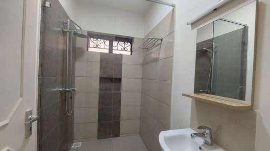 3 Bed Apartment with En Suite in Kileleshwa image 8
