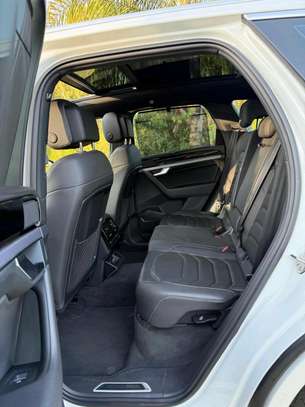 VW TOUAREG R-LINE white color 2018 model image 4