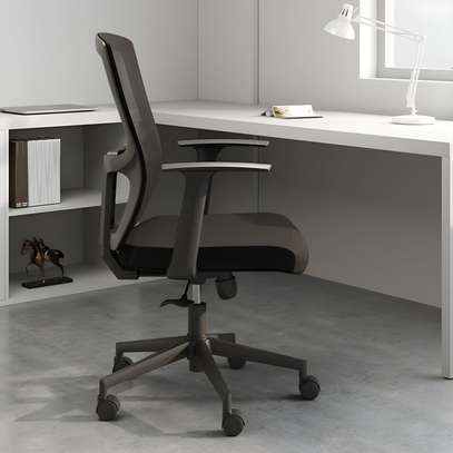 Office Chair: Tilt Lock Reclining Chair image 3
