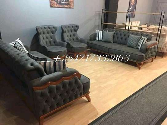 New modern 7 seater image 1