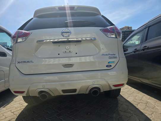 X-TRAIL image 10