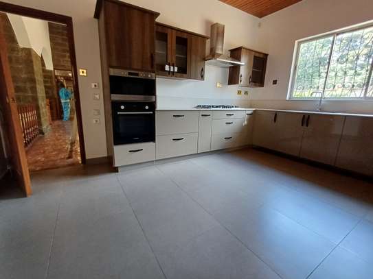 5 Bed House with En Suite in Kitisuru image 14