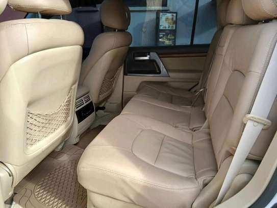 2017 Toyota Landcruiser V8 image 1