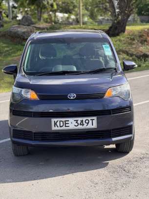 Toyota spade 2014 image 2