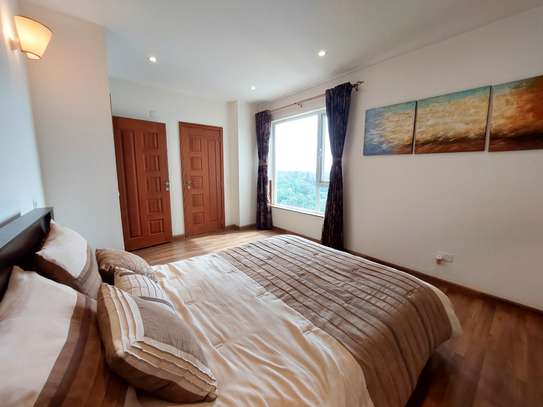 4 Bed Apartment with En Suite in Parklands image 11