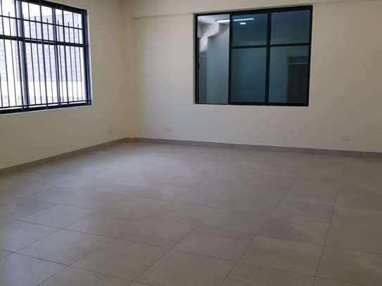 11500 ft² warehouse for rent in Mombasa Road image 3