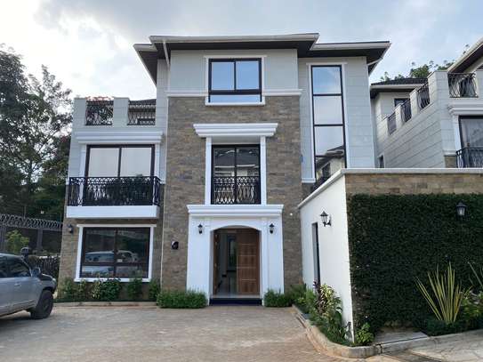 4 Bed Villa with En Suite in Westlands Area image 20