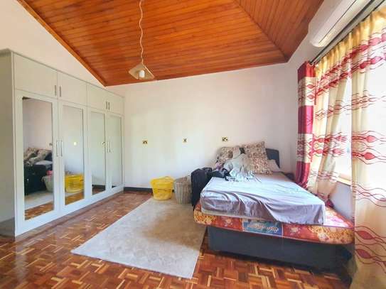 5 Bed House with En Suite at Kitisuru image 14